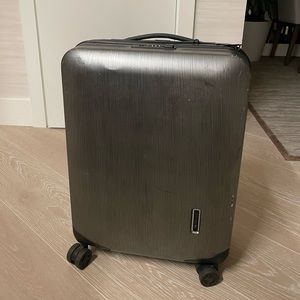 Samsonite innova full four spinner 20inch/55cm carry on luggage, ultra light.